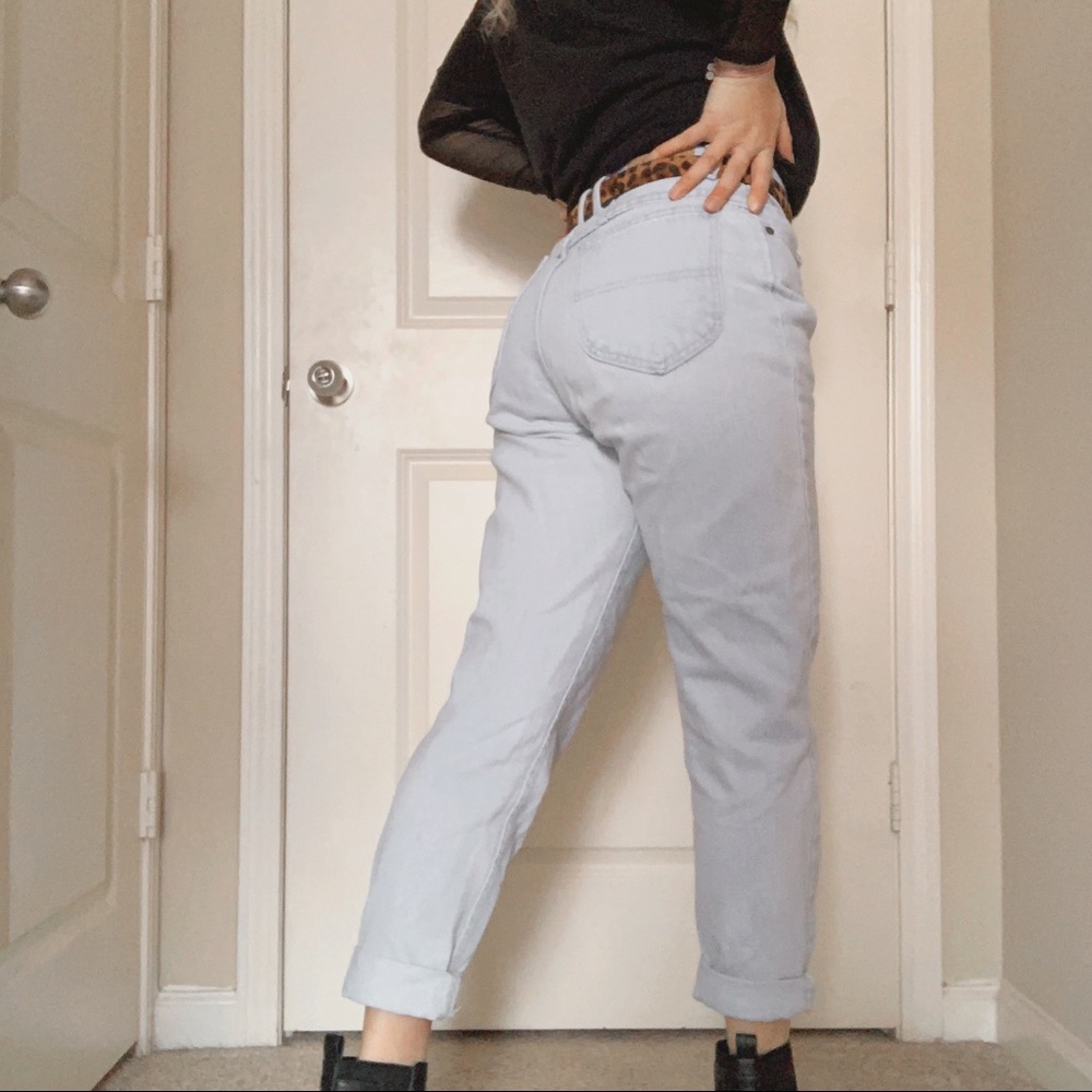 Mom Jeans!! 🦋 - Picture 4 of 4